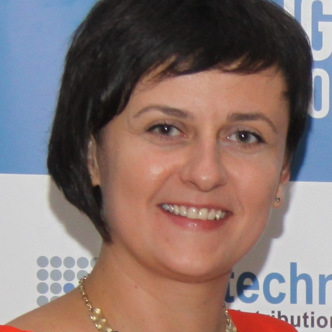 Елена Кашуба, Headtechnology sq