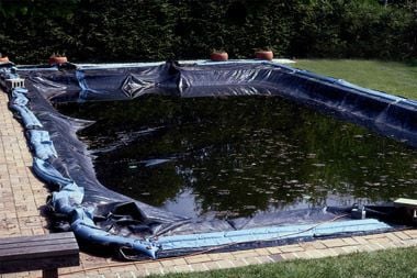 collapsed winter pool cover