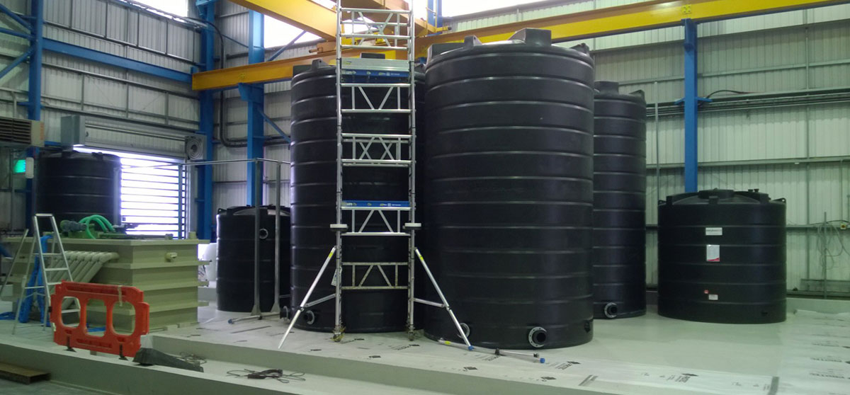 Vertical storage tank installation