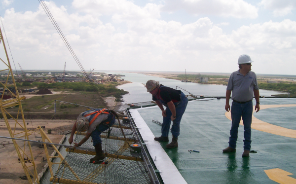 sac_helipad_install-resized-600 sac_helipad_install-resized-600