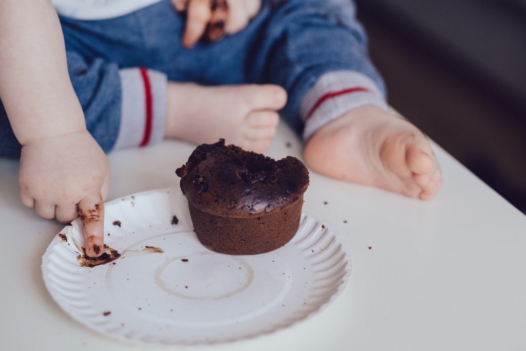 Higiene pessoal infantil: 8 dicas para estimular 1 Criança com o dedo sujo