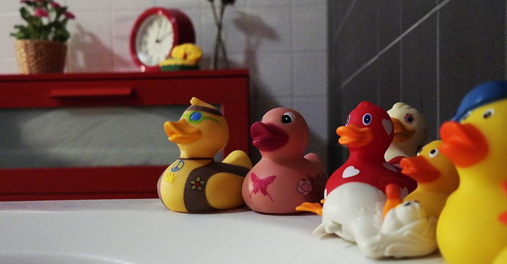 Higiene pessoal infantil: 8 dicas para estimular 3 Patinhos de borracha para higiene pessoal infantil