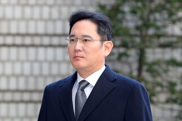 Главе Samsung Group предъявили обвинения по делу о слиянии корпораций