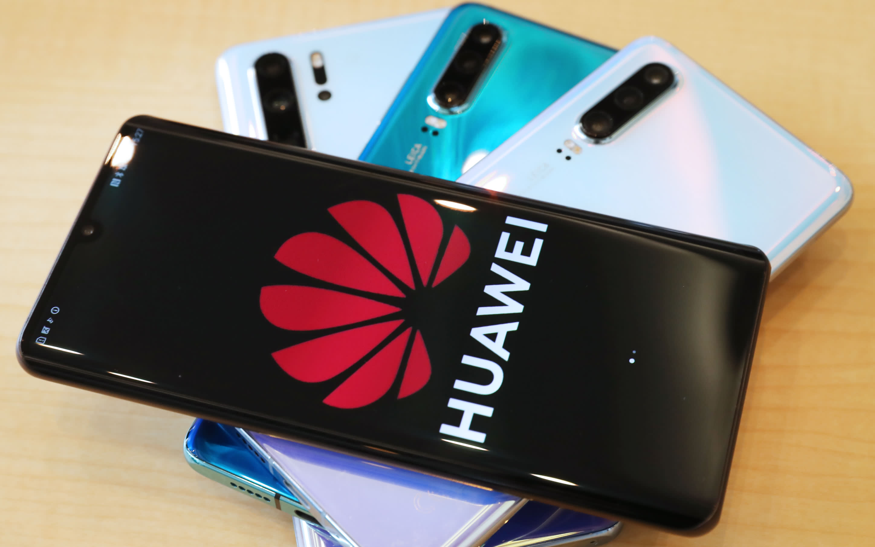 Huawei сумела увеличить продажи, несмотря на американские санкции