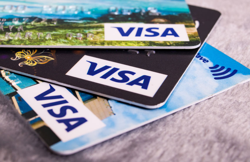 Visa с 2022 года поднимет межбанковскую комиссию