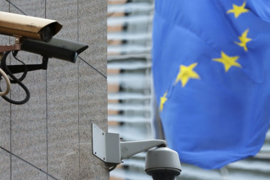 Европарламент утвердил массовый надзор за частными сообщениями