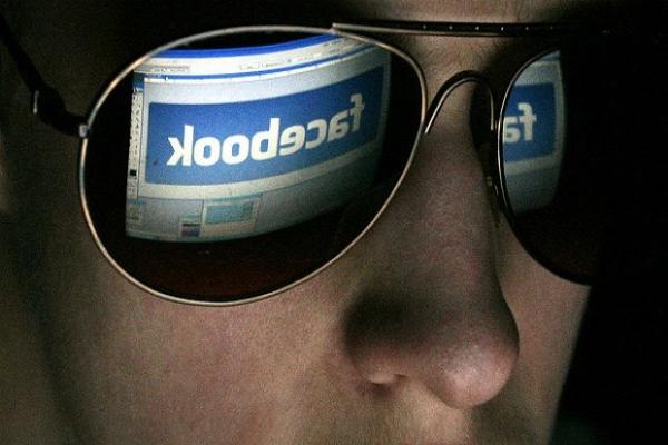 Facebook позволил пользователям сообщать о друзьях-«экстремистах»