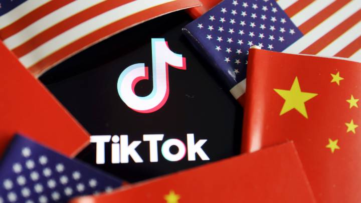 Дональд Трамп подписал указы о запрете WeChat и TikTok