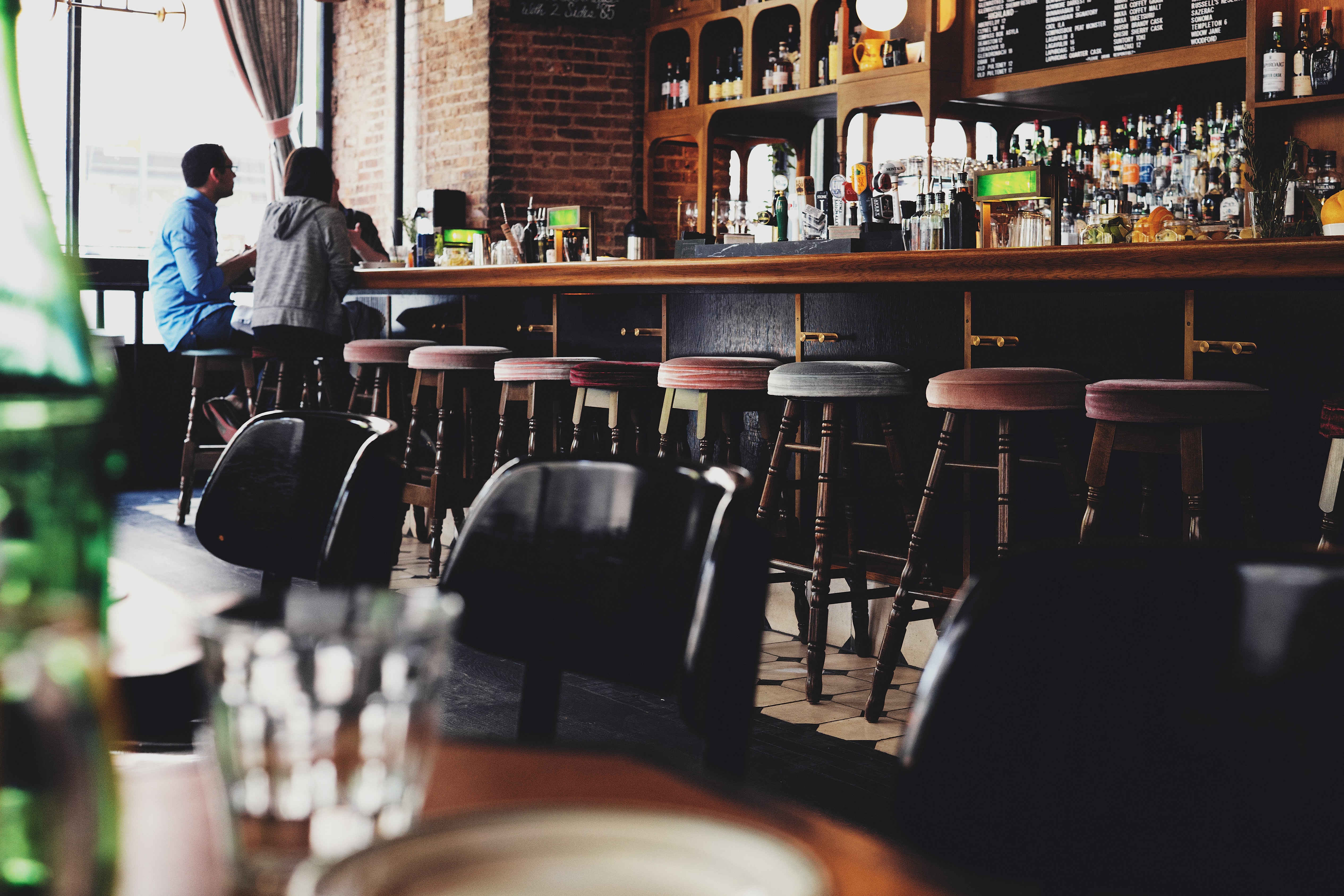 Run a Bar or Restaurant? Make Sure Your Point of Sale System Has These Essential Features