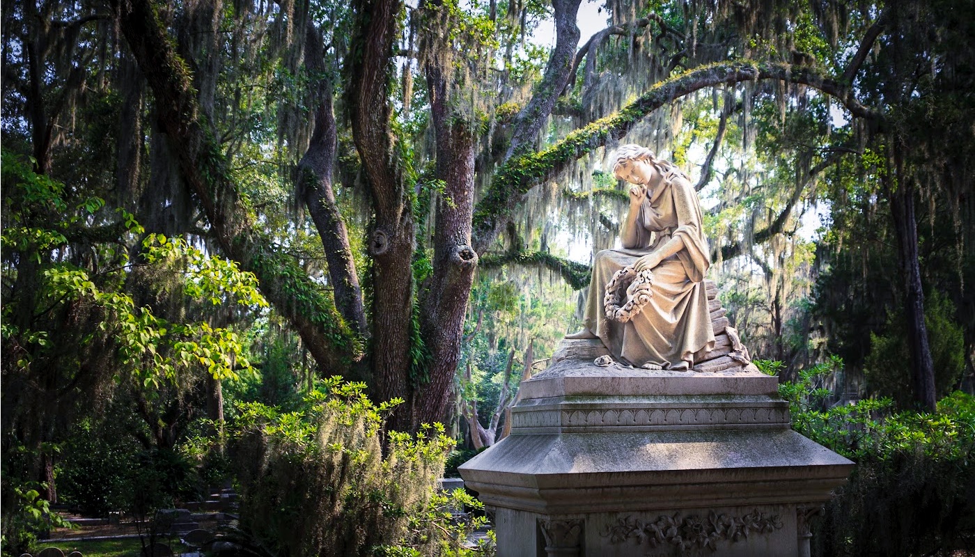 Bonaventure Cemetery in Savannah, Georgia header