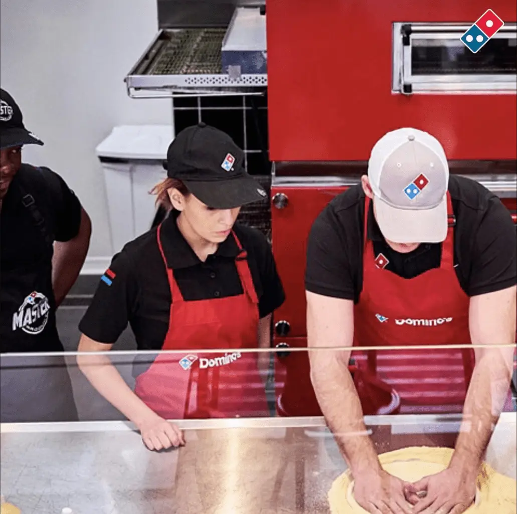 domino's pizza employees