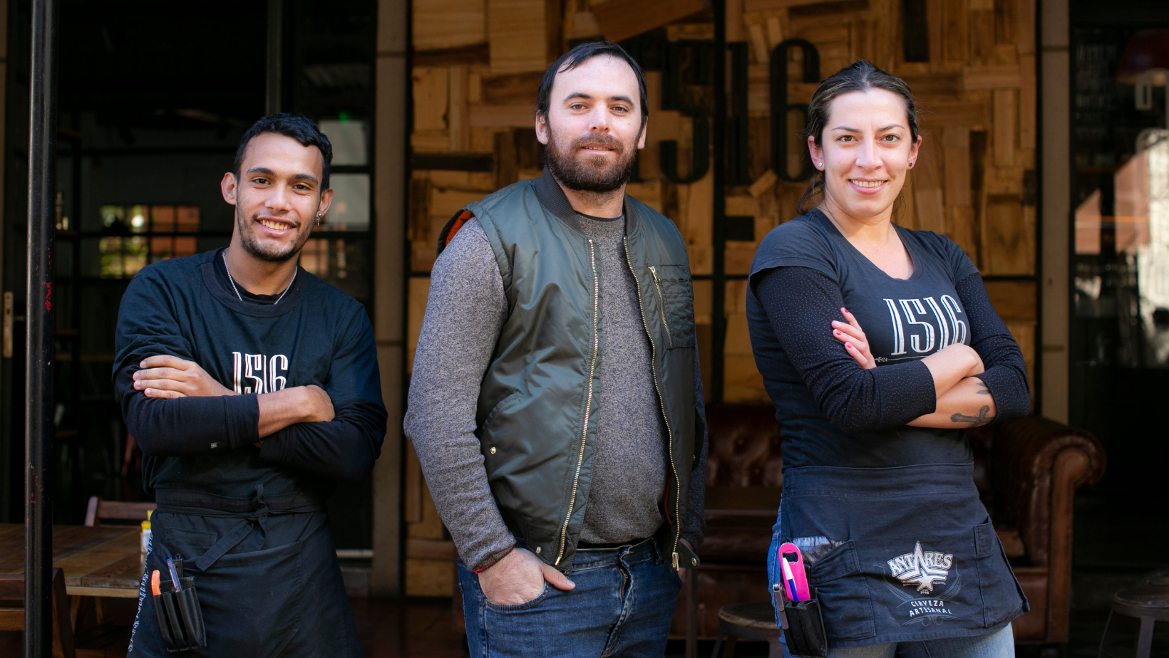 Juan Ignacio Echayre y su equipo en 1516 Cervecería