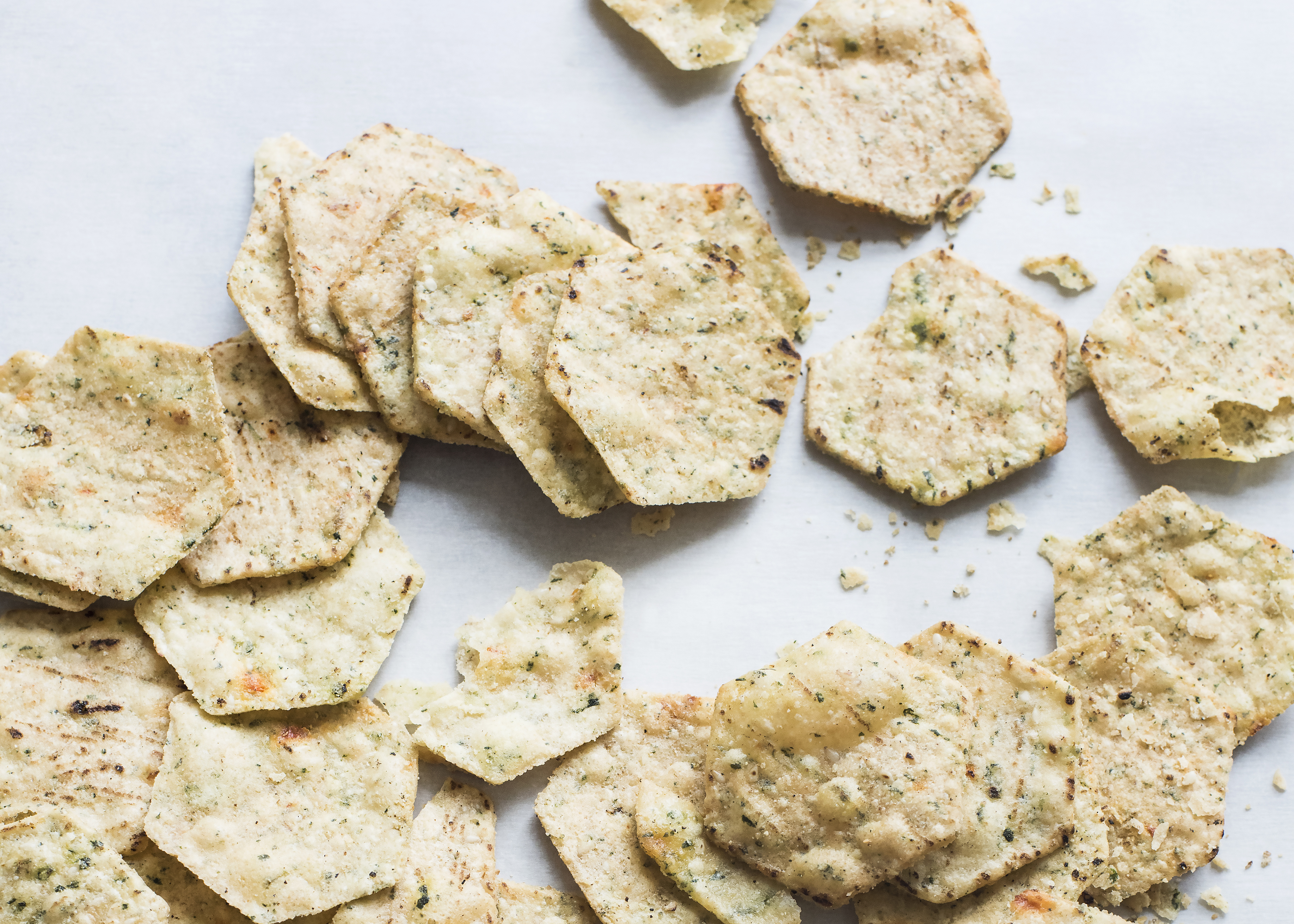 multi-grain-crackers-close-up-2021-11-17-20-22-43-utc